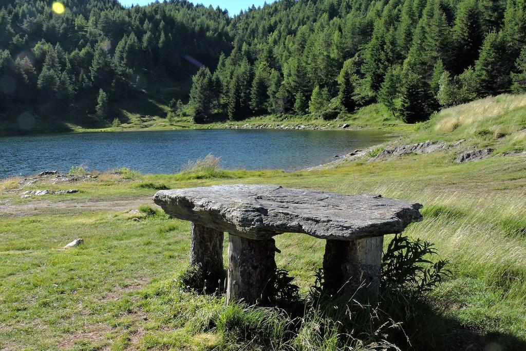 Rifugio Al Lago Del Mortirolo In Inverno Raggiungibile Solo A Piedi Bauernhof *