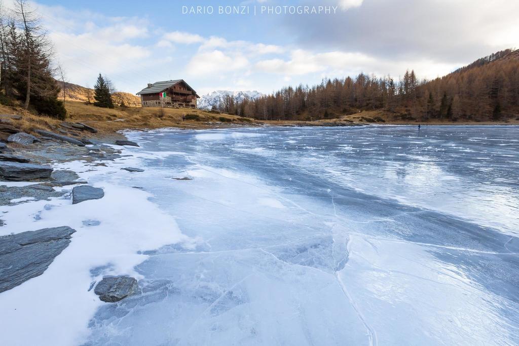 Rifugio Al Lago Del Mortirolo In Inverno Raggiungibile Solo A Piedi