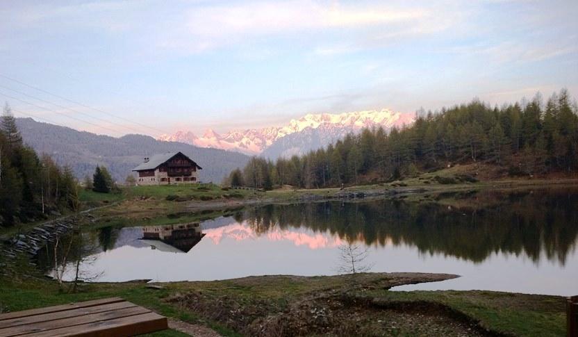 Agroturismo Rifugio Al Lago Del Mortirolo In Inverno Raggiungibile Solo A Piedi Monno