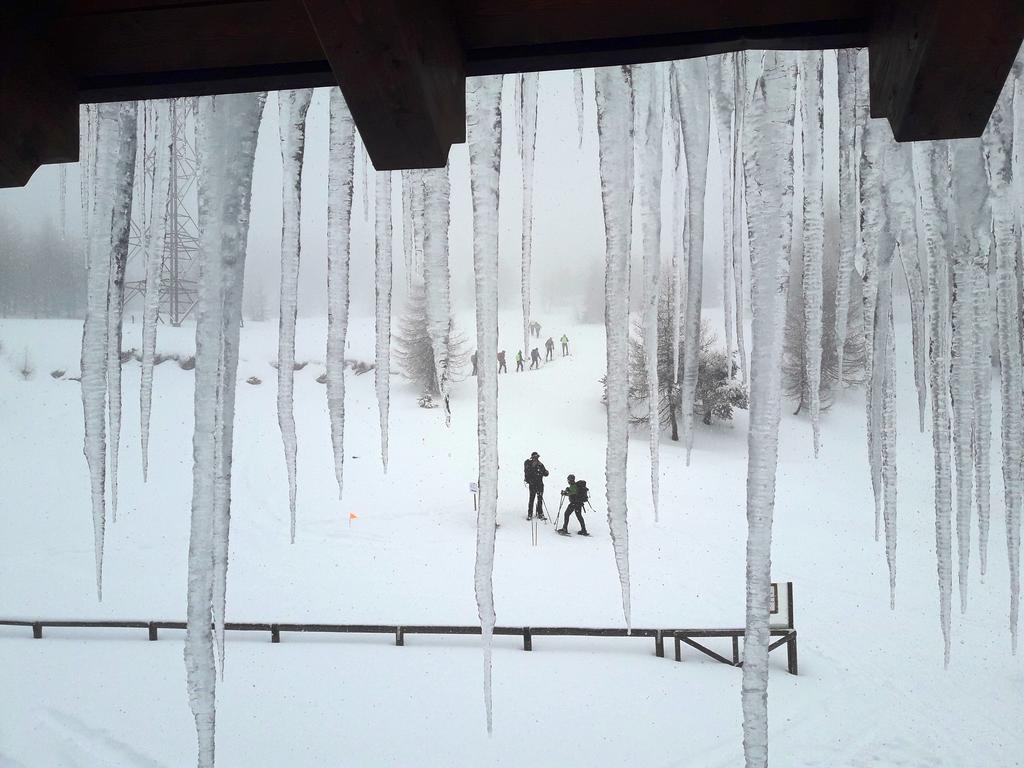 Rifugio Al Lago Del Mortirolo In Inverno Raggiungibile Solo A Piedi Agroturismo